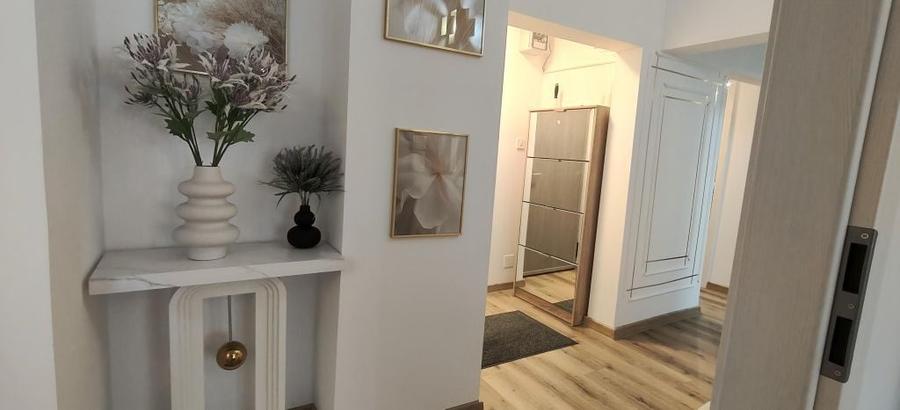 Apartament cu 3 camere decomandat în Drumul Carului