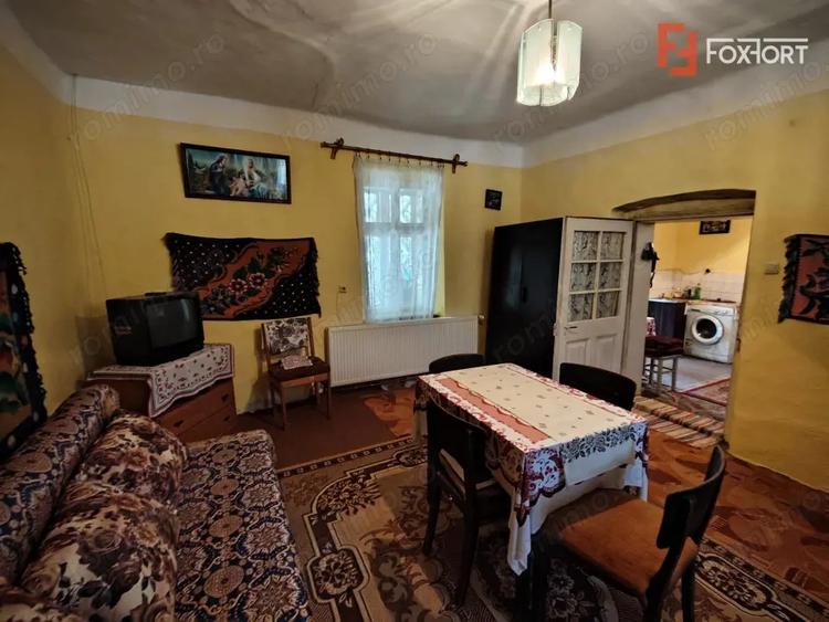 Casă cu 3 camere cu Teren 574 Mp în Est