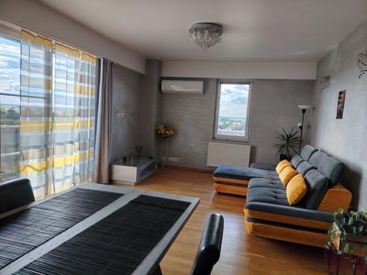 Apartament cu 3 camere decomandat în Central