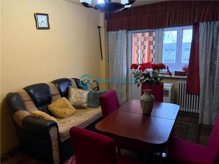 Apartament cu 2 camere decomandat, mobilat în Cantacuzino