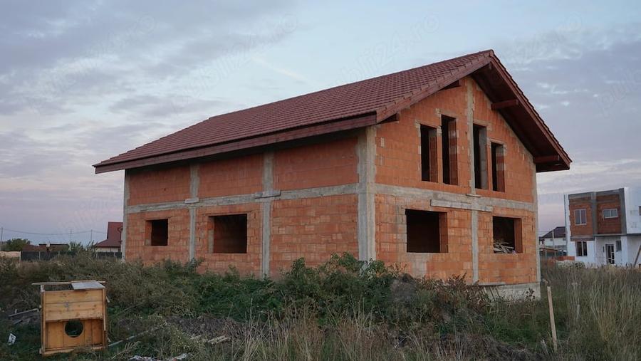 Casă cu 3 camere cu Teren 569 Mp în Săcălaz