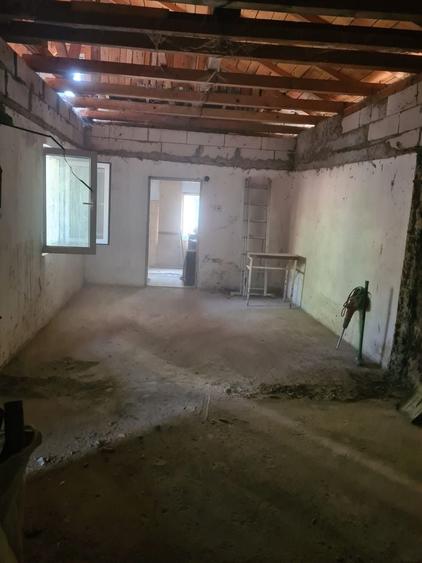 Casă cu 5 camere în Exterior Vest