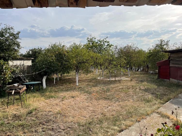 Casă cu 3 camere cu Teren 2100 Mp în Teișori