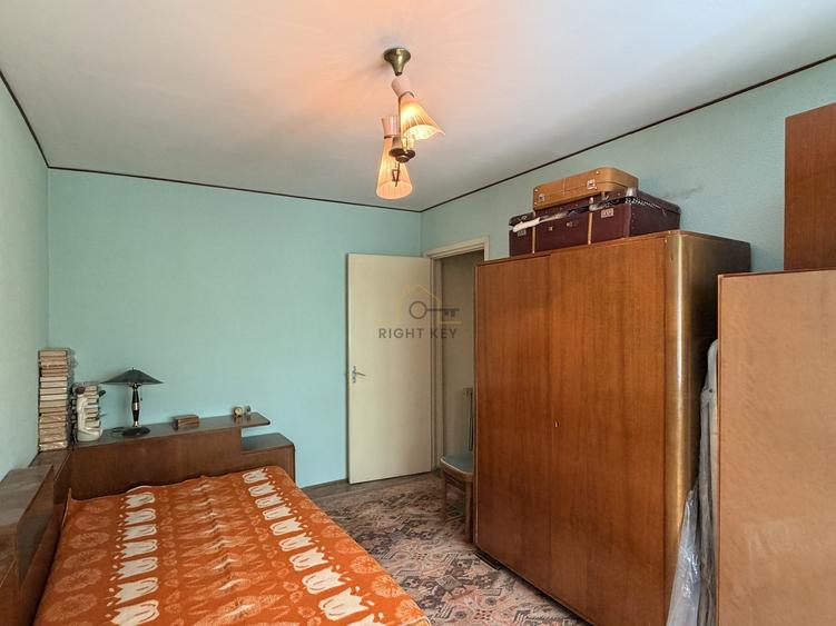 Apartament cu 4 camere semidecomandat, mobilat în Berceni