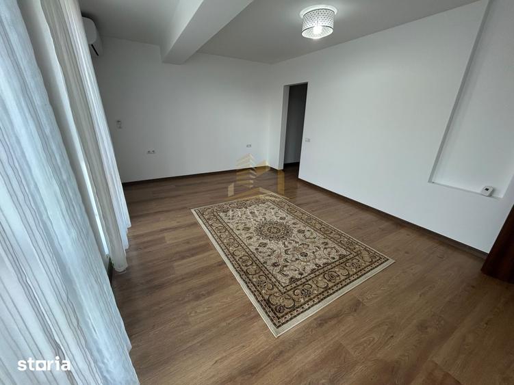 Casă cu 5 camere cu Teren 375 Mp în Europa
