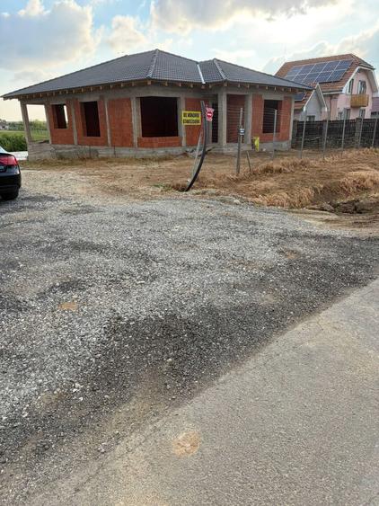 Casă cu 4 camere în Cheriu