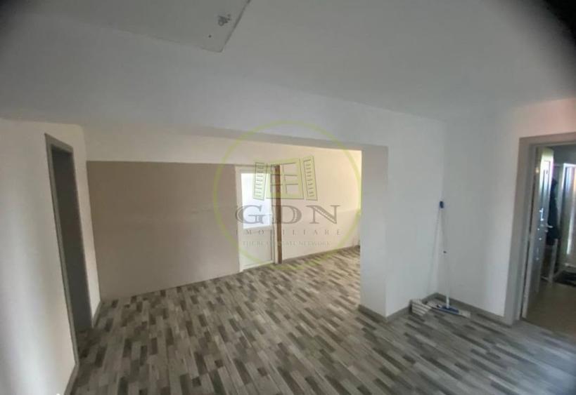 Casă individuală cu 5 camere cu Canalizare în Exterior Nord