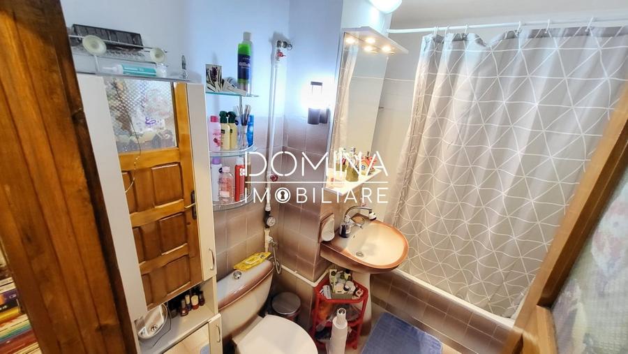 Apartament cu 3 camere decomandat, mobilat în Central