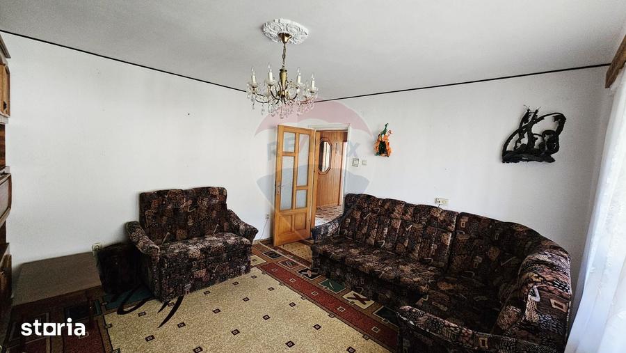 Apartament cu 4 camere în Mărăței