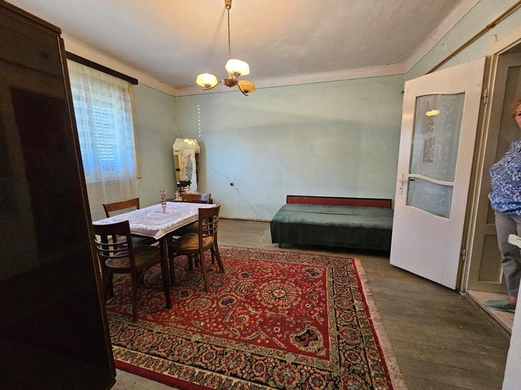 Casă individuală cu 3 camere cu Garaj în Exterior Est
