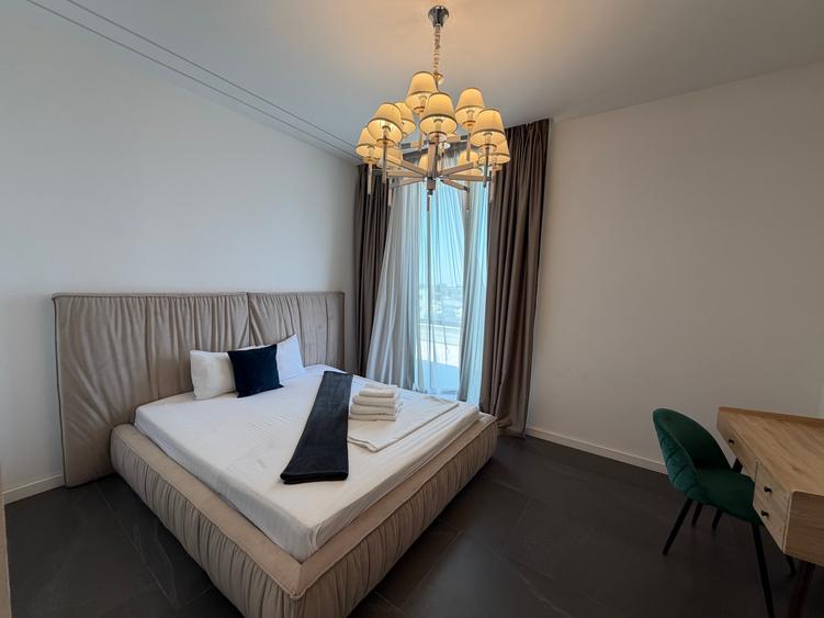 Apartament cu 5 camere decomandat în Domenii