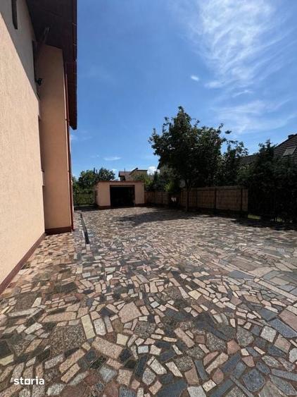 Casă cu 7 camere cu Teren 500 Mp în Valea Roșie