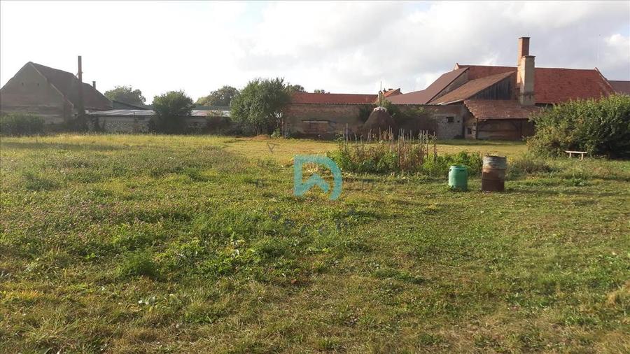 Teren Construcții intravilan de 835 mp, în Cristian