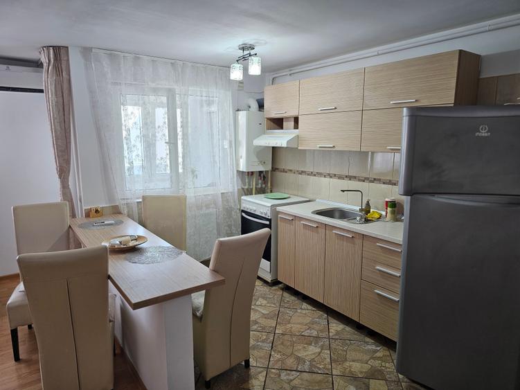 Apartament cu 2 camere decomandat în Drumul Taberei