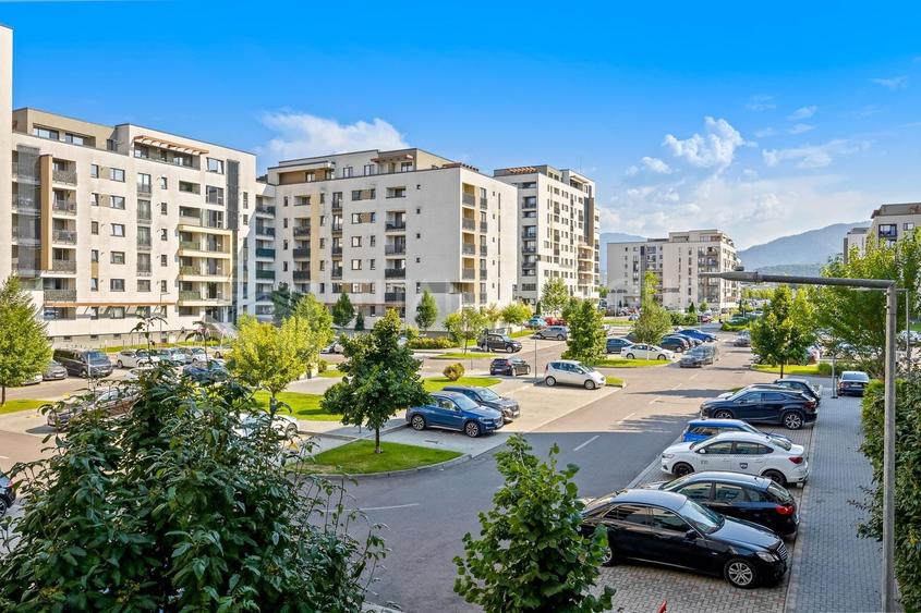 Apartament cu 2 camere semidecomandat, mobilat în Tractorul