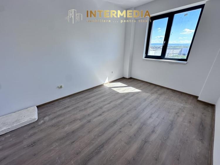 Apartament cu 3 camere decomandat în Cetate