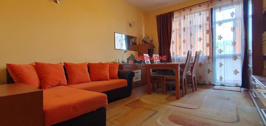 Apartament cu 2 camere decomandat în Tractorul