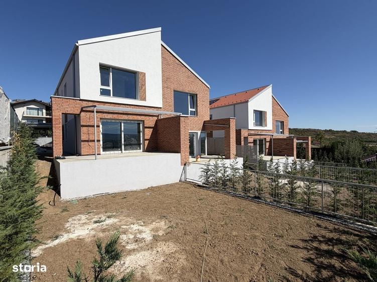 Casă cu 4 camere cu Teren 300 Mp în Central