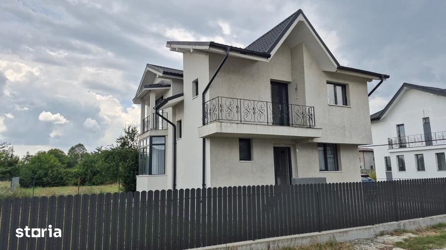 Casă cu 4 camere cu Teren 360 Mp în Snagov