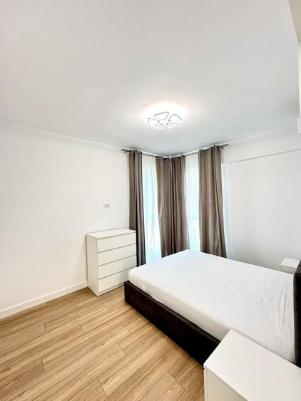 Apartament cu 4 camere decomandat în Pipera