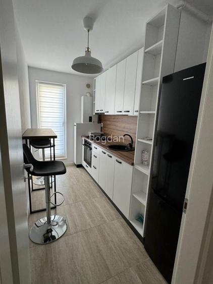 Inchiriez ap 2 camere Cosmopolis