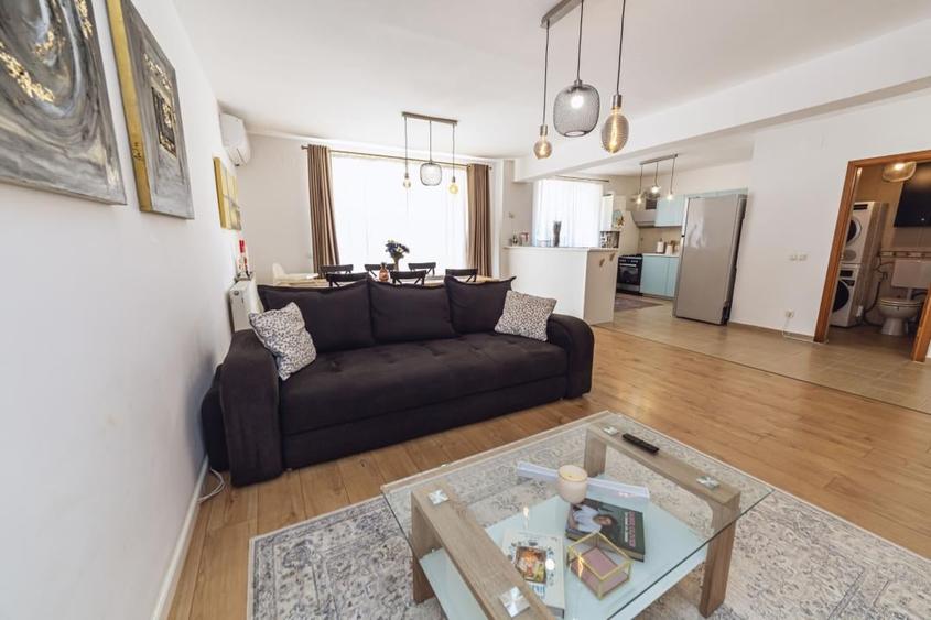 Apartament cu 3 camere decomandat, mobilat în Prelungirea Ghencea