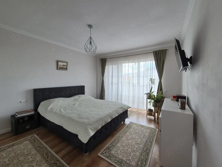 Apartament cu 3 camere decomandat în Florești