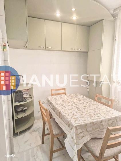 Apartament cu 3 camere decomandat în Berceni