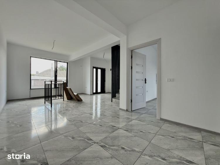 Casă cu 4 camere cu Teren 300 Mp în Lumina