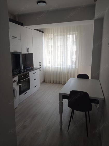Garsonieră decomandată în Scriitorilor