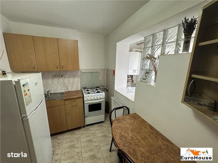 Apartament cu 2 camere decomandat în Cetate