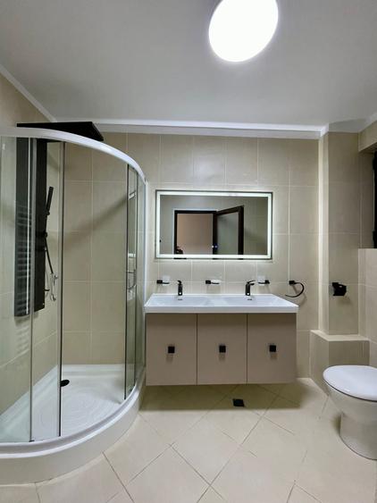 Apartament cu 3 camere semidecomandat în Străulești