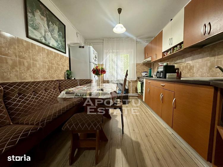 Apartament cu 3 camere decomandat în Soarelui