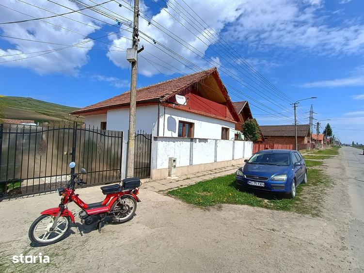 Casă cu 3 camere cu Teren 400 Mp în Central