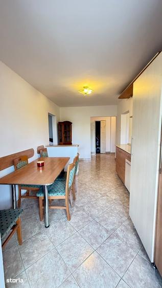Apartament cu 3 camere în Decebal