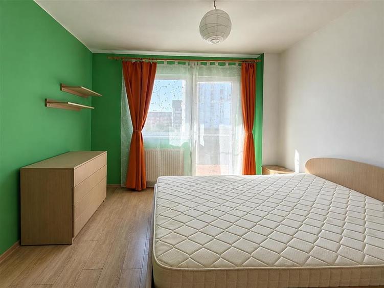 Apartament cu 2 camere semidecomandat, mobilat în Turnișor