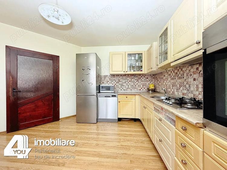 Casă cu Teren 1422 Mp în Cicir