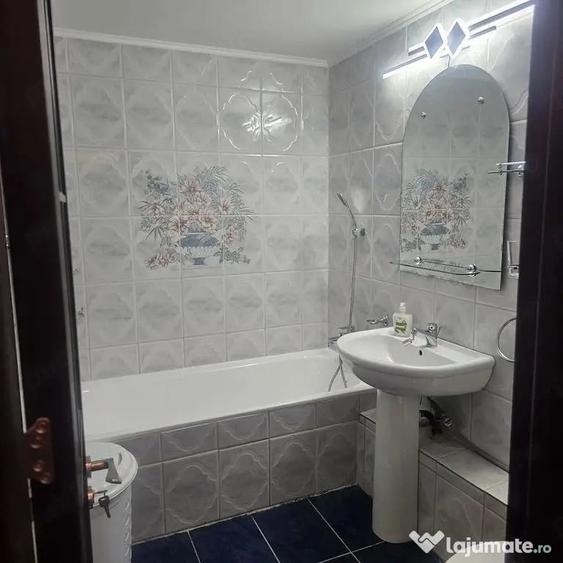 Apartament 2 camere de inchiriat | decomandat | zona Decebal - 8