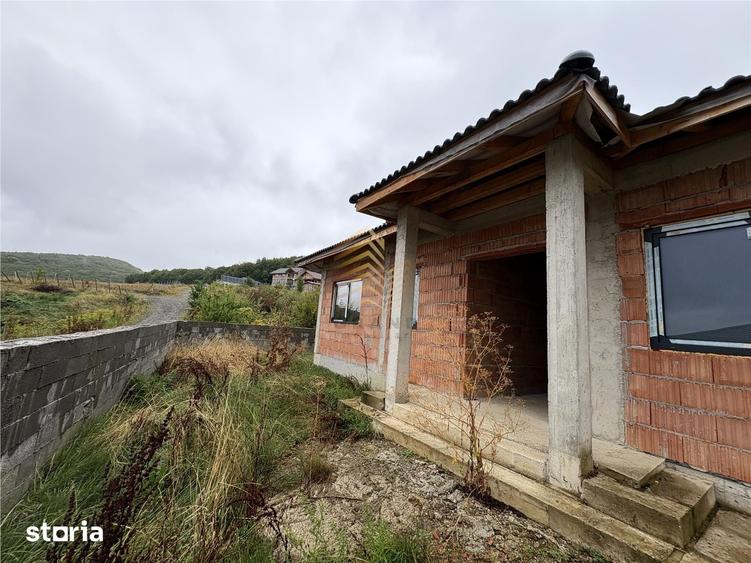 Casă cu 5 camere cu Teren 500 Mp în Central