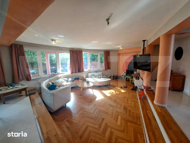 Casă cu 6 camere cu Canalizare în Cristian