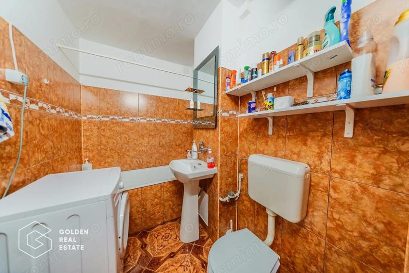 Apartament cu 5 camere decomandat în Micălaca