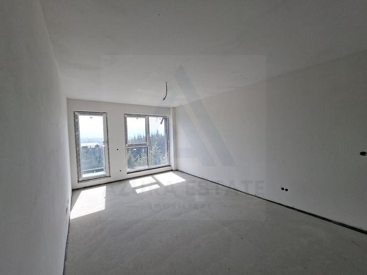 Apartament cu 3 camere decomandat în Cristian
