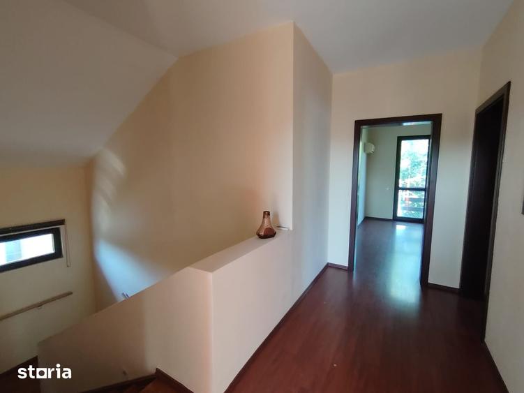 Casă cu 5 camere cu Teren 505 Mp în Corbeanca