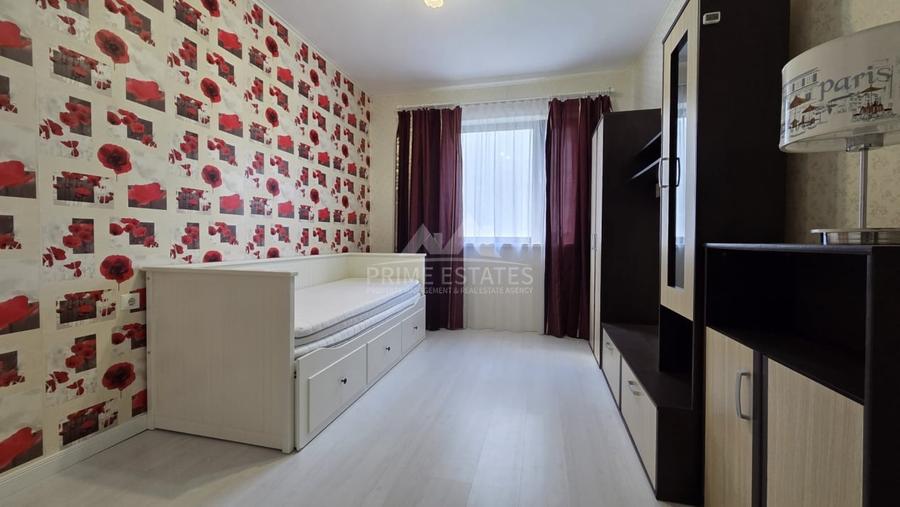 Apartament cu 3 camere semidecomandat, mobilat în Băneasa