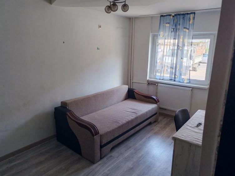 Garsonieră decomandată în Badea Cârțan