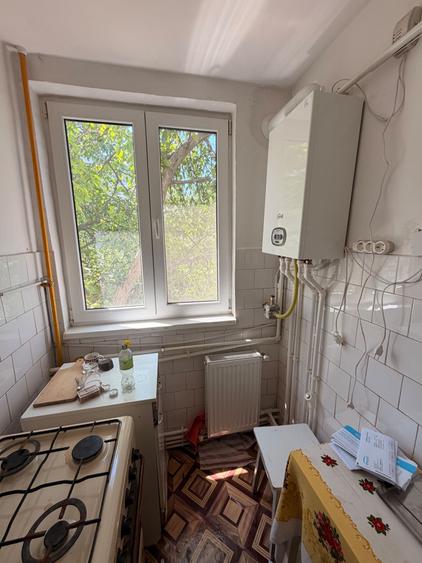 Apartament cu 3 camere semidecomandat în Micro 19