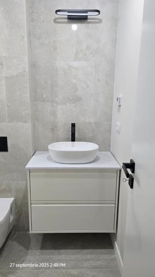 Apartament cu 3 camere semidecomandat în Complex Studențesc