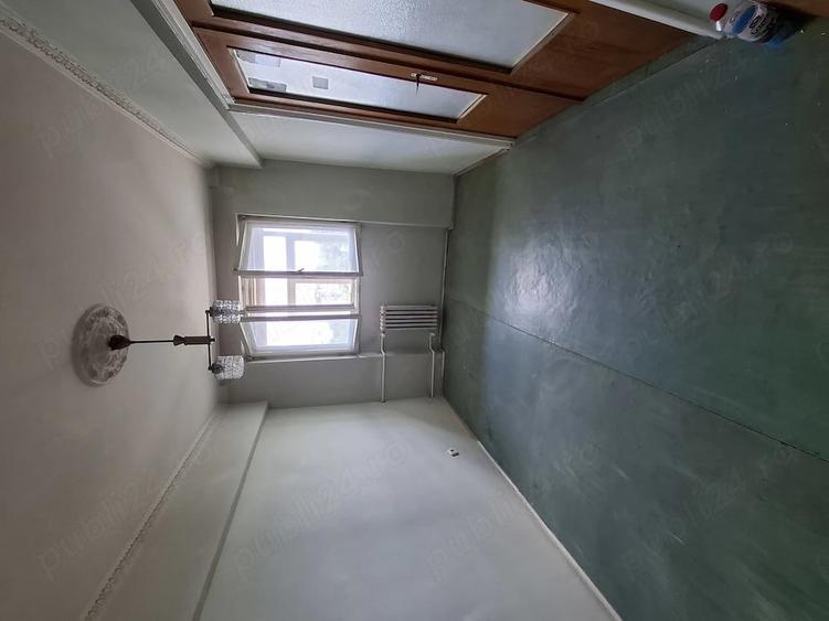 Apartament cu 3 camere decomandat în Drumul Taberei