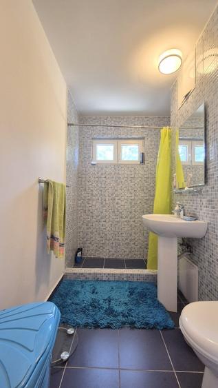 Apartament cu 3 camere semidecomandat în Dristor