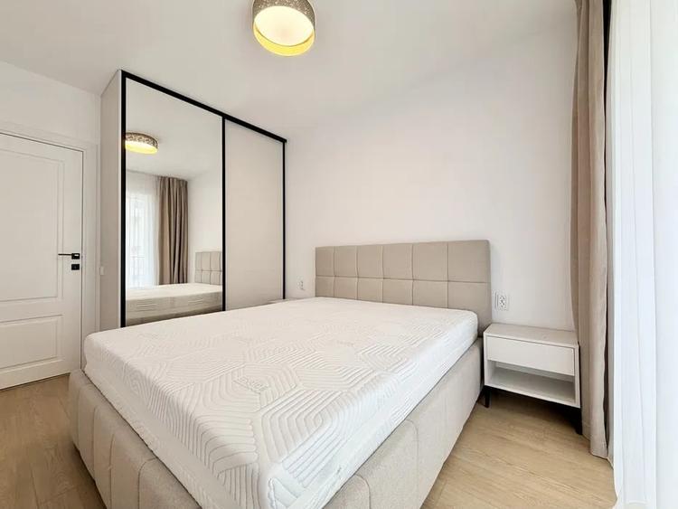 Apartament cu 2 camere semidecomandat, mobilat în Florești